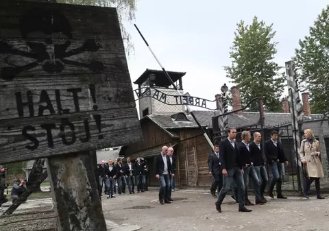 Naţionala Italiei a vizitat fostul lagăr nazist Auschwitz