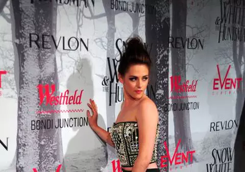 Kristen Stewart, plătită mai bine ca Angelina Jolie