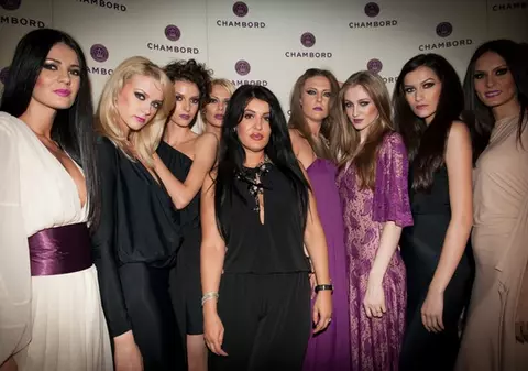 Mihaela Drafta, provocată să creeze în doar două zile o colecţie din trei culori! Iată ce a ieşit! FOTO