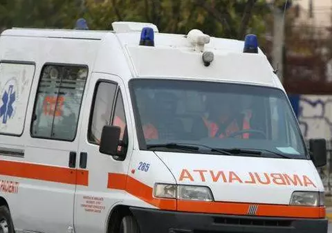 Tragedie într-o familie mehedințeană. Mama a murit, iar tatăl și fiica de trei ani au ajuns în stare gravă la spital, în urma unui grav accident rutier