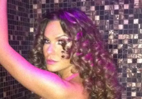 WOW! Anna Lesko, UDĂ şi HOT LA DUŞ! Un detaliu intim din zona slipului i-a innebunit pe fani | FOTO