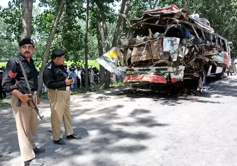 Cel puțin 16 morți, într-un atentat comis în Pakistan | FOTO