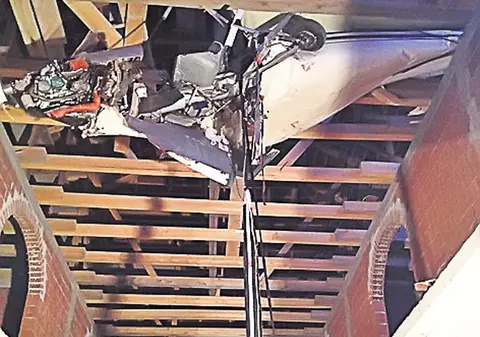 O altă aeronavă s-a prăbușit peste o casă aseară, în județul Arad | Pilotul și-a pierdut viața