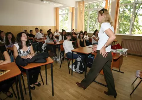 Elevii de clasa a XI-a vor decide prin referendum sum se desfășura bacalaureatul din 2013