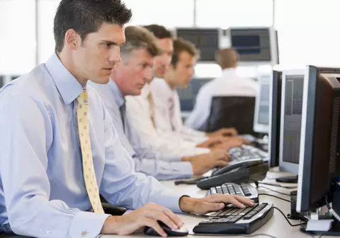 Angajatorii nu vor mai face uşor concedieri