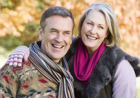 Bunicii din sectorul 3 se întâlnesc cu Florentina Satmari, Lucreția Ciobanu și Sanda Ladoși la Casa Artelor 