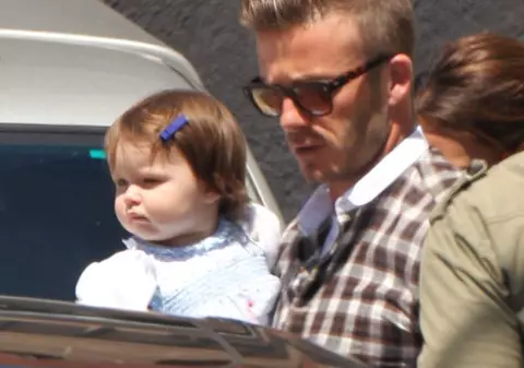 Eva Longoria o va năşi pe fiica Victoriei Beckham