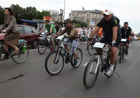 Bicicliştii AU BLOCAT bulevardele Capitalei. Iată CERINŢELE LOR
