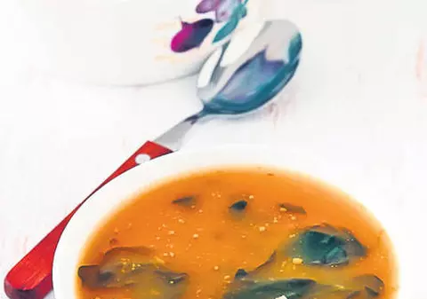 CIORBĂ DE LEGUME CU BORȘ