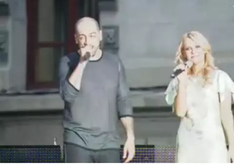 Gafă la Romanian Music Awards 2012! Vezi pe cine cu cine a încurcat CRBL