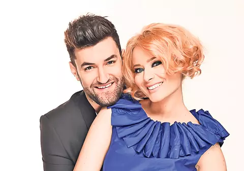 GELOZIA a dus la despărţirea anului în showbiz? Nu-ţi imaginezi cu cine credea Laura Cosoi că o înşală Smiley! 