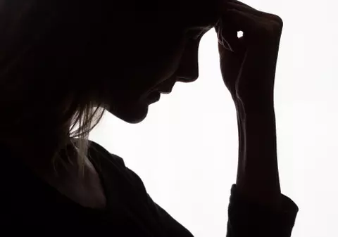 GEST ŞOCANT! O mamă şi-a mutilat băieţelul tăindu-i organele genitale