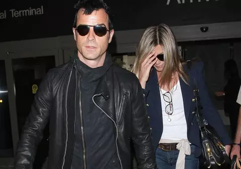 Jennifer Aniston s-a logodit cu Justin Theroux? Actrița s-a întors din vacanță cu un diamant uriaș pe deget