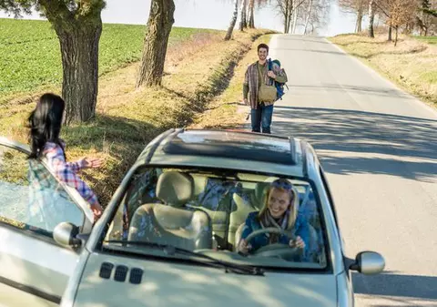 Top 5 cele mai stupide legi de circulaţie din lume!