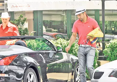 Lucian Bute, cu tricolorul la piept | FOTO