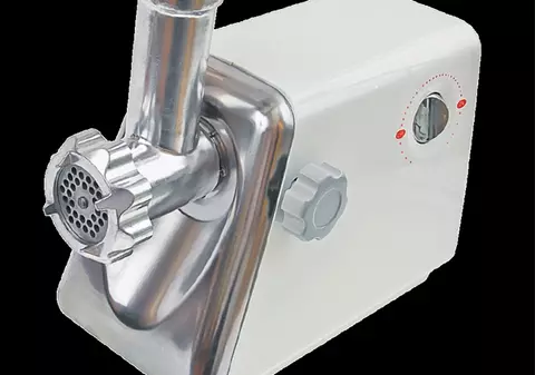 Maşina de tocat i-a smuls mâna fetiței