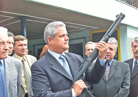 Chiar a vrut Adrian Năstase să se SINUCIDĂ? Iată ÎNTREBĂRILE care te pun pe gânduri