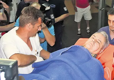 Frica de pușcărie îi bagă în spital pe politicienii noștri | Năstase, Voicu, Boldea sau Meir au fost «loviţi» de boli când ar fi trebuit să ajungă după gratii