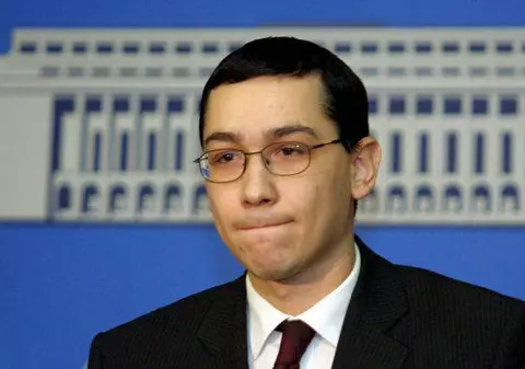 PONTA, DUŞ RECE LA PRIMA ORĂ! Doctoratul premierului, analizat DE URGENŢĂ