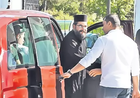 NUNTA LUI TEO | Chiar și preotul a fost controlat la intrare
