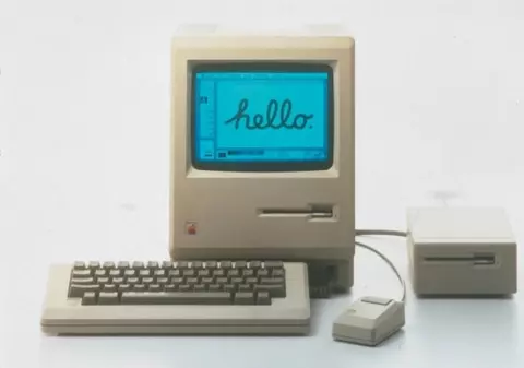 Eşti pasionat de gadgeturi? Iată o fotografie-document care te va şoca!