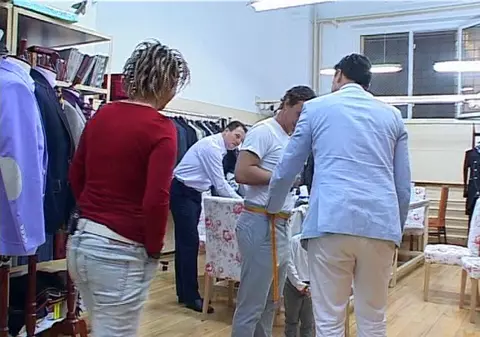 Prodanca şi-a comandat costume de 15.000 euro