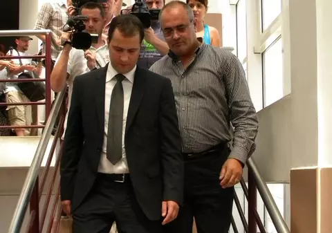 HUIDU n-a ridicat nici azi ochii din pământ, la prima apariţie în public, după multă vreme! Fostul "cârcotaș" a mers la tribunal | FOTO