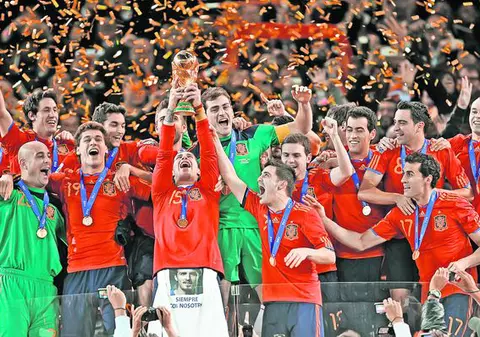 Gică Hagi e convins că actualii campioni mondiali vor pune mâna şi pe trofeul CE