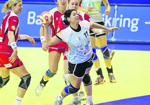 Oana Manea, pivotul naţionalei de handbal, ştie motivul pentru care nu şi-a găsit încă jumătatea: «Sunt timidă, nu fiţoasă, cum cred bărbaţii!»