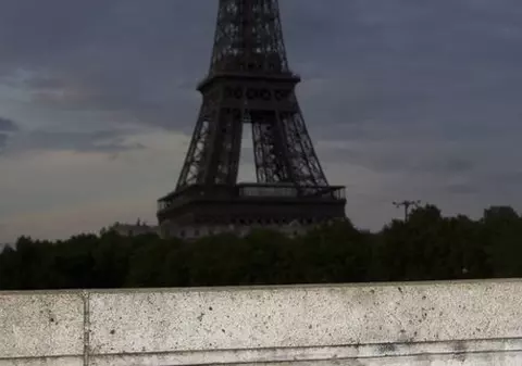 Un britanic s-a sinucis aruncându-se de pe Turnul Eiffel