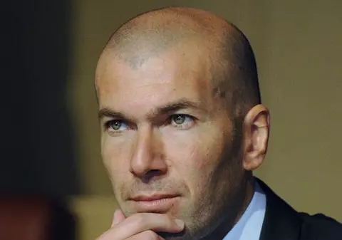 Zidane, despre întâlnirea Spania-Franţa: "Ibericii sînt favoriţi, iar Iniesta este impresionant"
