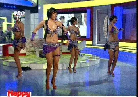 Jasmine se reinventează. Uite cum arată brunetă!