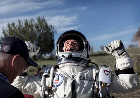 FELIX BAUMGARTNER putea MURI. Clipe de COŞMAR: Înainte de SALTUL istoric de la 39 km, ceva s-a STRICAT
