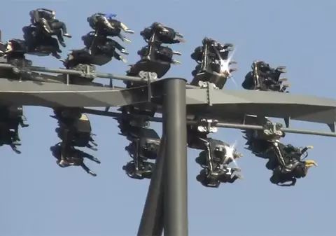 Roller-coaster de coşmar în parcurile de distracții | VIDEO