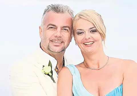 Iuliana şi Adrian au sărbătorit doi ani de logodnă
