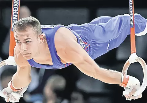 Flavius Koczi, unul dintre cei mai talentaţi gimnaşti ai României, are încredere în el şi în divinitate: «Acolo sunt eu, Dumnezeu şi aparatul»