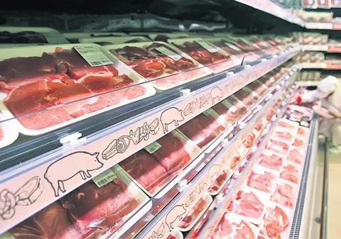 Guvernul, pus la colţ de FMI: "TVA de 9% la alimente? Mai vedem!"