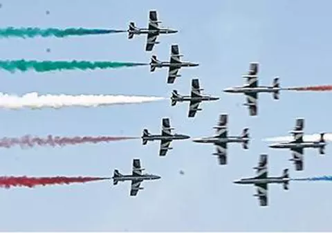 Ei sunt ”nebunii aerului”, turcii care au făcut spectacol pe cer!