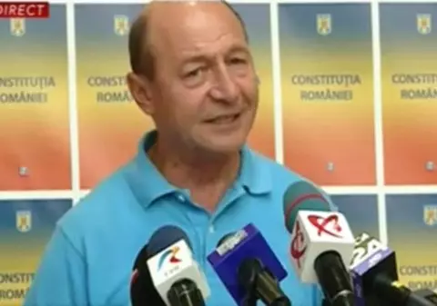 Traian Băsescu: "ŢARA SE PRĂBUŞEŞTE. Este nevoie de o schimbare de atitudine a tuturor politicienilor. INCLUSIV A MEA"
