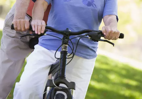 Ai împlinit 50 de ani de căsătorie şi locuieşti în sectorul 6? Eşti premiat!