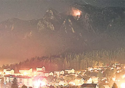 Au reuşit să stingă un focar de incendiu din Bucegi