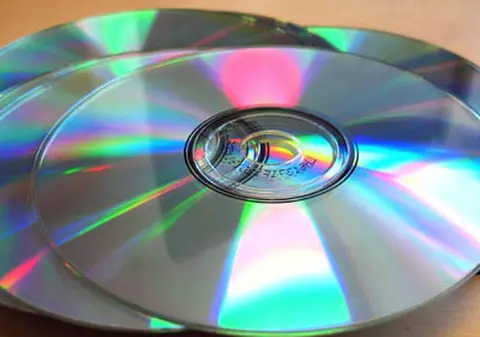 Punea muzică fără licenţă la cârciumă şi s-a ales cu dosar penal