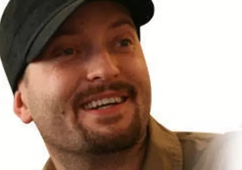 Cheloo, un tată model! Află cum îşi educă fiul de 4 ani!