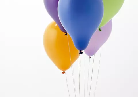 Studiu: Nu toți oamenii văd aceleași culori. Ceea ce pentru unii este roșu, pentru alții poate fi albastru