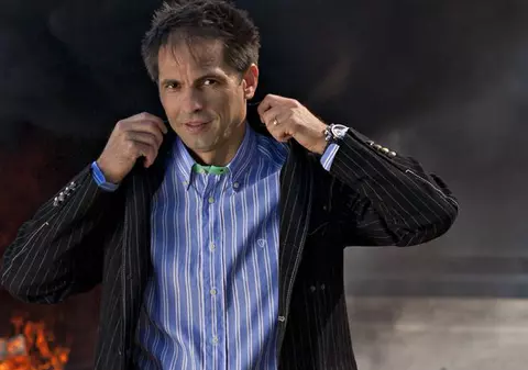 Dan Negru a făcut contrabandă cu cărţi