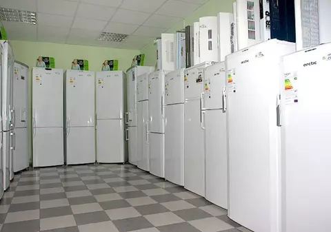 Avem cele mai mici salarii din UE, dar plătim electrocasnicele, hainele şi maşinile la preţuri exagerate