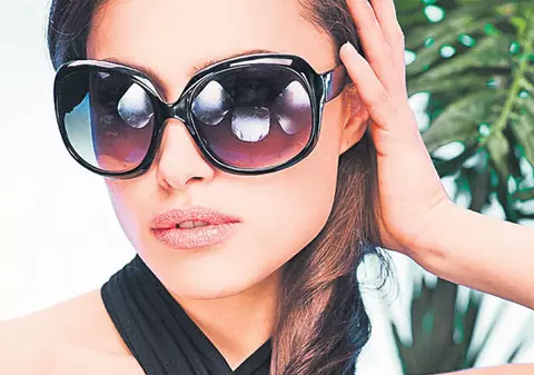 Ochelarii de soare, OBLIGATORII! Iată ce poţi păţi dacă nu porţi