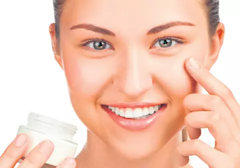 Cum îngrijești tenul gras în anotimpul rece