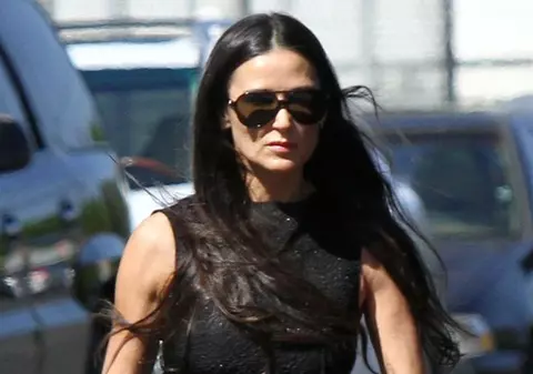 Demi Moore trece printr-o ADEVĂRATĂ DRAMĂ! Fiicele cer ordin de RESTRICŢIE împotriva mamei!