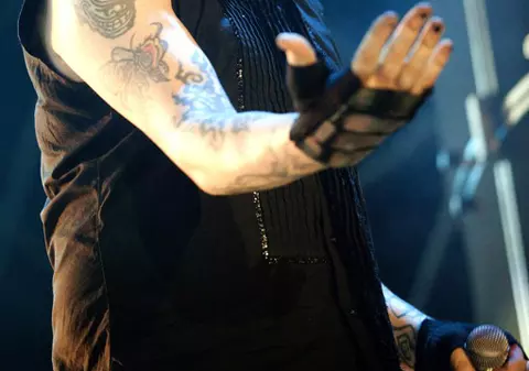 Aşa TÂMPENIE mai rar! Marilyn Manson crede că bolile îl ocolesc pentru că drogurile şi alcoolul îl protejează!